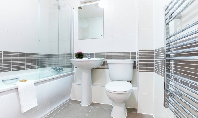 Watford Hotel | Apt 5 Clarendon Lofts Watford