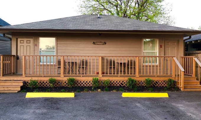 Greater East End Apartment | Apt B · EADO (Apt-B), 2 Miles To Downtown