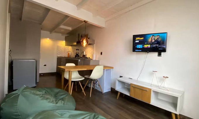 Robledo Apartment | Apt close to Hosp Pablo Tobon Wifi 500 Mbps