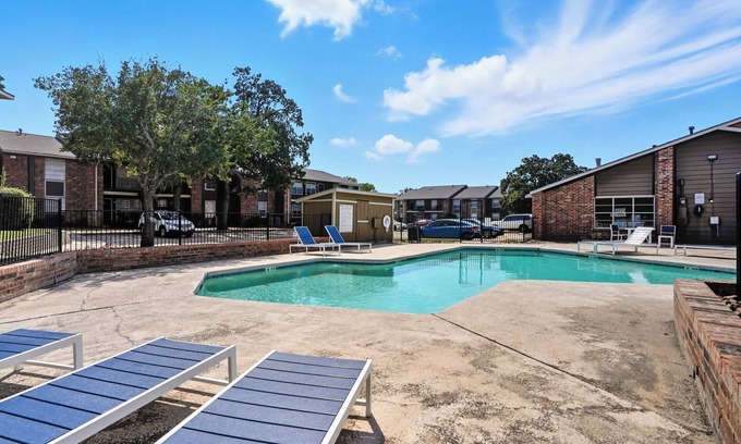 Southwood Valley Apartment | Apt. In college Station TX Mins to major hospitals and A&M U