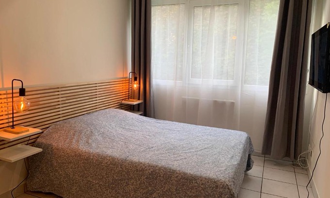 Zola - Pressense Apartment | Apt Lyon Flachet