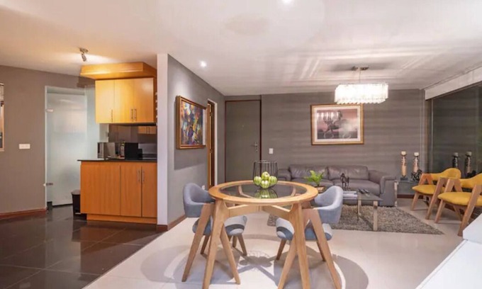 Los Naranjos Condo | Apt near el tesoro w/ wonderful view of the city