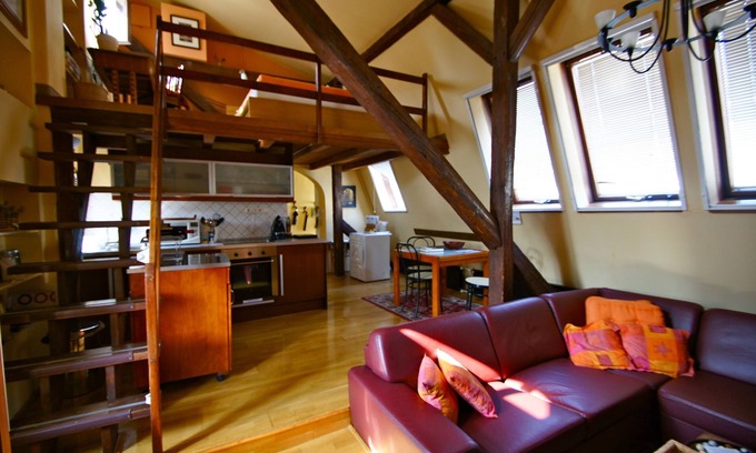 Inner City Budapest Apartment | Apt. Sarah-Belle: Cozy Luxury in the City Center - PRE/POST CRUISE SPECIALS