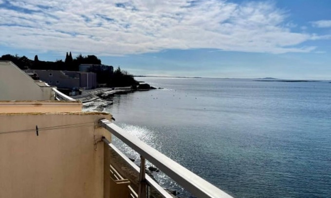 Balaruc-les-Bains Apartment | APT T2 40M2 5 minutes from the spa, first line, ideal curiste!