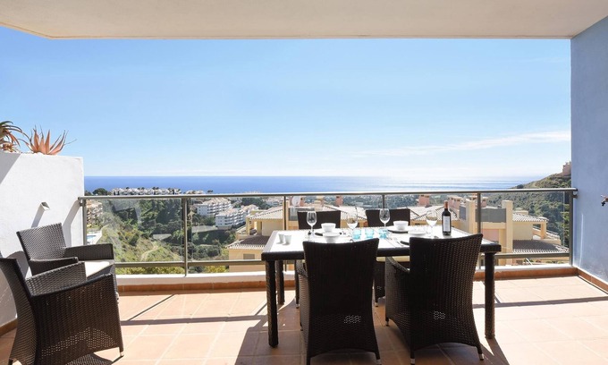Mijas Apartment | Apt with spacious terrace with amazing sea views, pool, 8 min drive to beach!