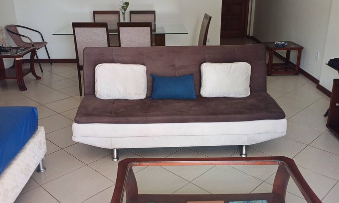 Braga Apartment | Apto. Amplo, à 200 mts da Bela Praia do Forte e 2 Vagas de Garagem