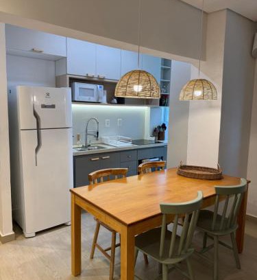 Aparecida Apartment | Apto com vaga na garagem, frente praia, tudo perto