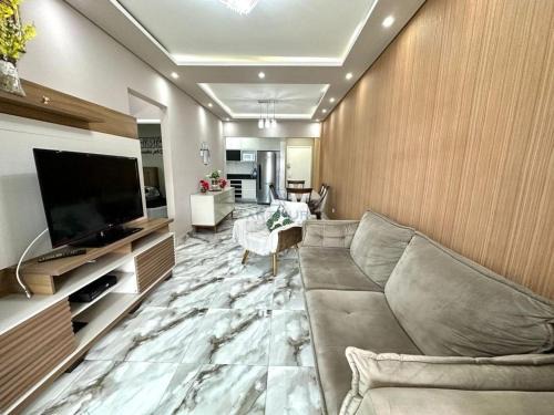 Guilhermina Apartment | Apto Confortável e Reformado a 200m da Praia da Guilhermina - 2 Vagas, WiFi e Roupas de Cama Inclusas!