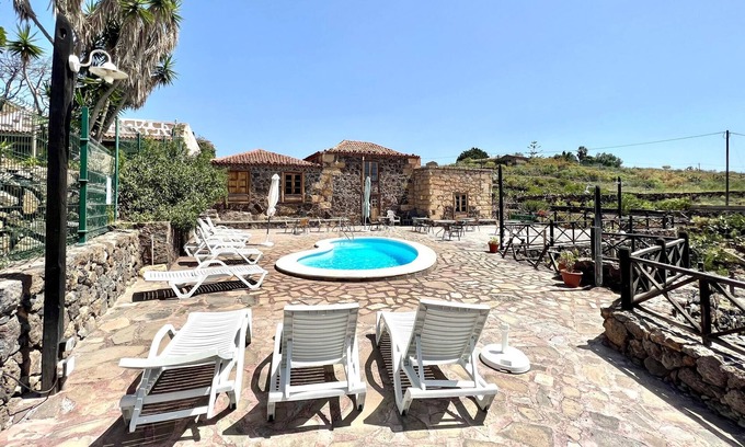 El Rincon Cottage | Apto en caserío rural, cocina, piscina, compartido