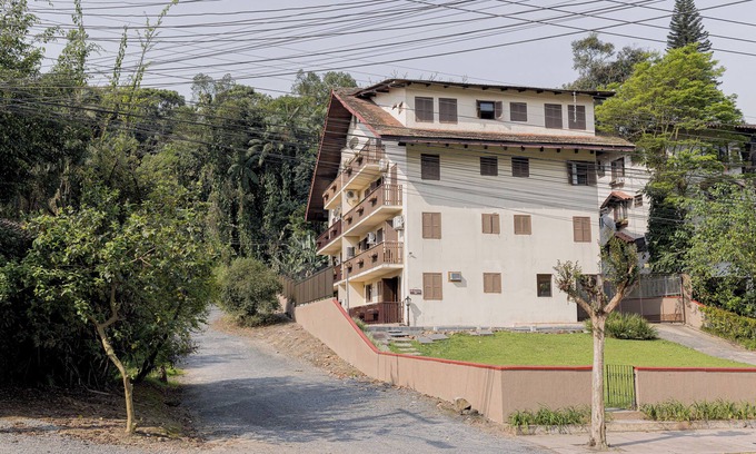 Anita Garibaldi Apartment | Apto entre a Unisociesc e a Filarmônica DH0750