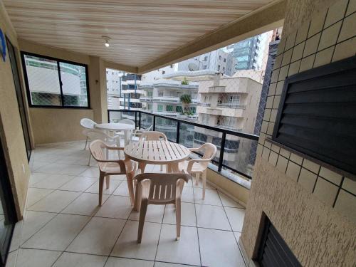 Andorinha Apartment | Apto Itapema 130m do mar com roupa de cama e toalhas