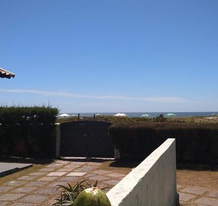 Foguete Apartment | Apto Pé na Areia - Wi-Fi Gratuito - Tranquilidade à beira mar
