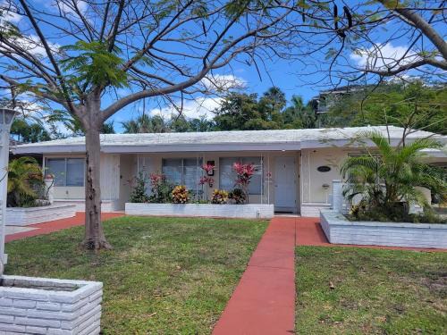 Lake Ridge Apartment | Apts with Backyard Near Fort Lauderdale Beach, Nightlife, Cruise Port, Airport