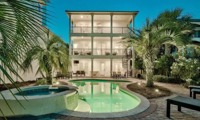 Frangista Beach House | Aqua Grande*Lagoon Pool