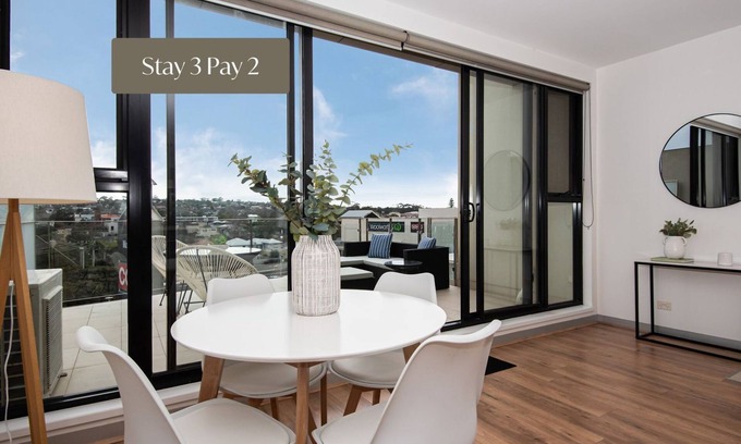 Mornington Apartment | Aqua Views of the bay in Mornington
