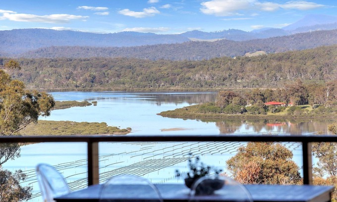 Merimbula Cabin | Aqua Vista - Pet friendly with yard and views