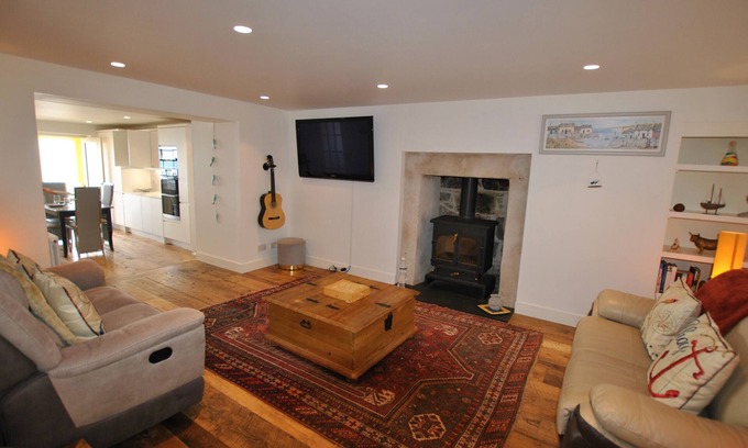 Cellardyke Cottage | Aqua Vista- seafront cottage, Cellardyke