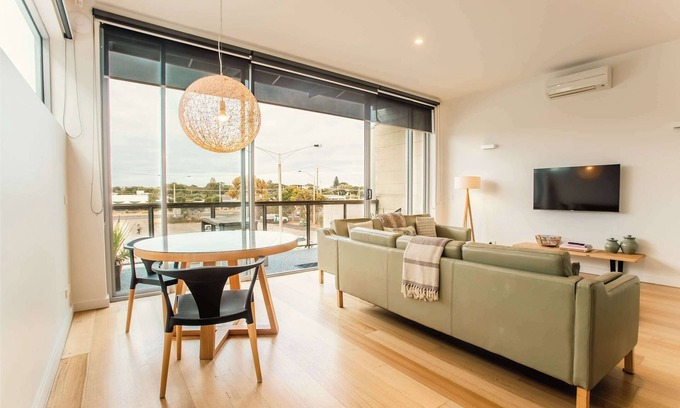 Rye Apartment | Aquabelle Six - the perfect Rye couples retreat