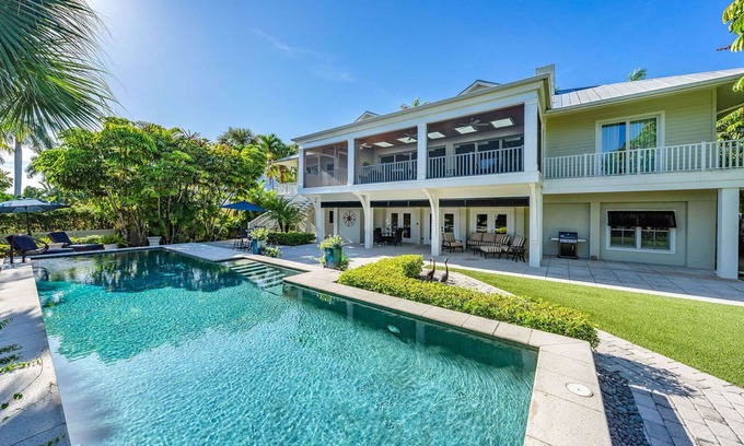 Aqualane Shores House | AQUALANE OASIS - Spacious Waterfront Southern Coastal Luxury Home