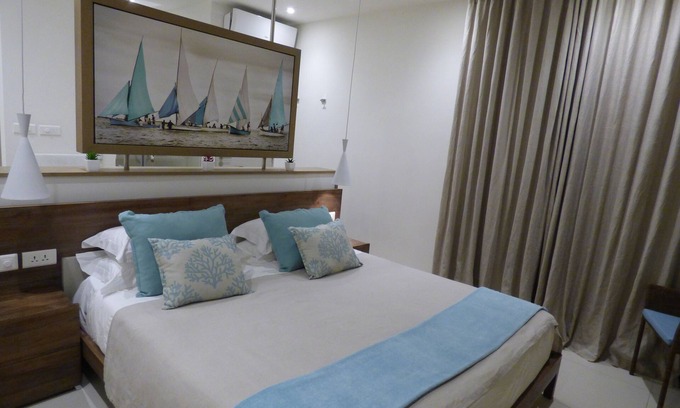 Blue Bay Villa | Aquaria residence, waterfront and superb beach at Blue Bay