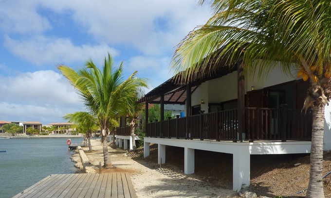 Waterlands Village Cottage | Aquavilla - Luxurious 3 Bed Waterfront Villa In Private Gated Vacation Resort