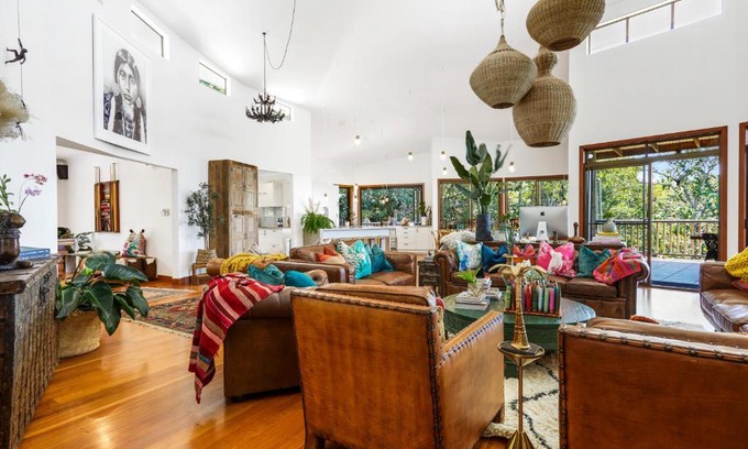 Buderim House | Aquila Retreat Mansion