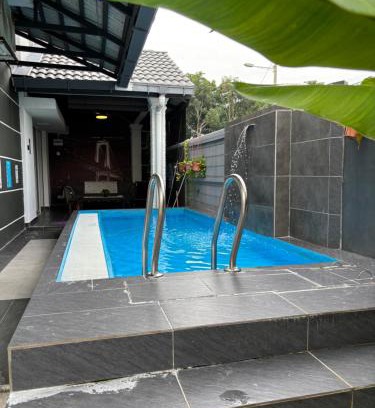 Sungai Buloh House | Araas Boutique House for Family Stay ONLY