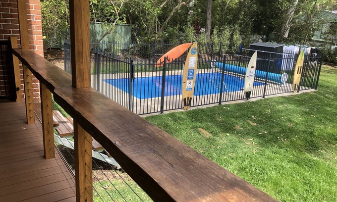 Arakoon House | Aracalm house & pool-dog friendly inside.linen provided. 500m to amazing beaches