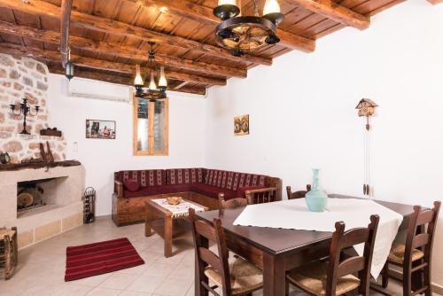 Aradena House | ARADENA TRADITIONAL House 2