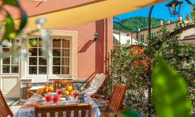 Levanto Apartment | Aragosta, apartment for 4, with garden, 200m from beach, in Levanto centre