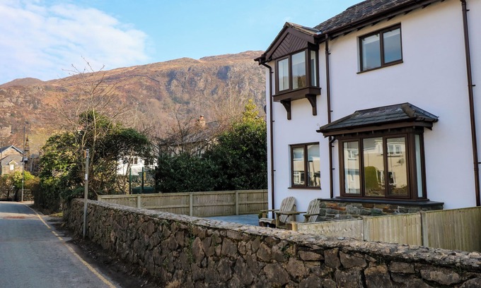 Beddgelert Cottage | ARAN, family friendly, character holiday cottage in Beddgelert