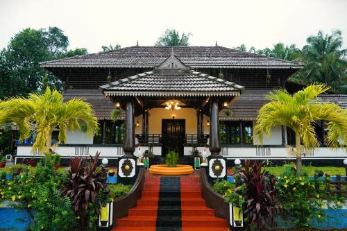Vaikam House | Arayathu Heritage Villa Resort