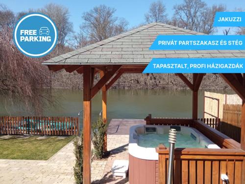 Szarvas House | Arborétum Nyaraló Szarvas - Kültéri jakuzzival