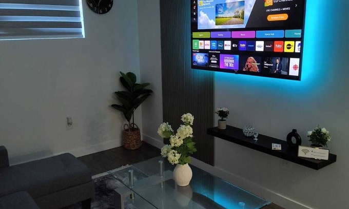 London Apartment | ArbyManie’s Brand-New Basement Apartment – Peaceful & Perfectly Located!