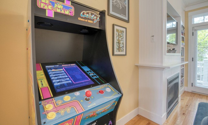 Seabrook House | Arcade, Kid + Dog Friendly, Seabrook Town Center Home, 5min. walk to beach