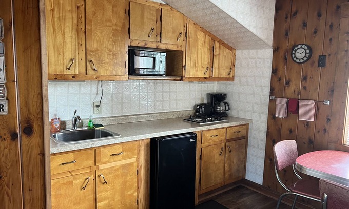 Arcadia Cottage | Arcadia Two Bedroom Rustic Cottage