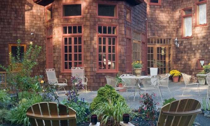 Arch Cape Hotel | Arch Cape Inn and Retreat - Cannon Beach