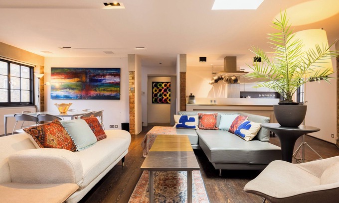 Prince's Apartment | Architect designed 1 bedroom duplex with skyline view roof terrace