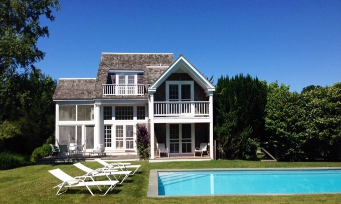 Bridgehampton House | Architect Designed Home With Heated Pool Near Bridgehampton Village