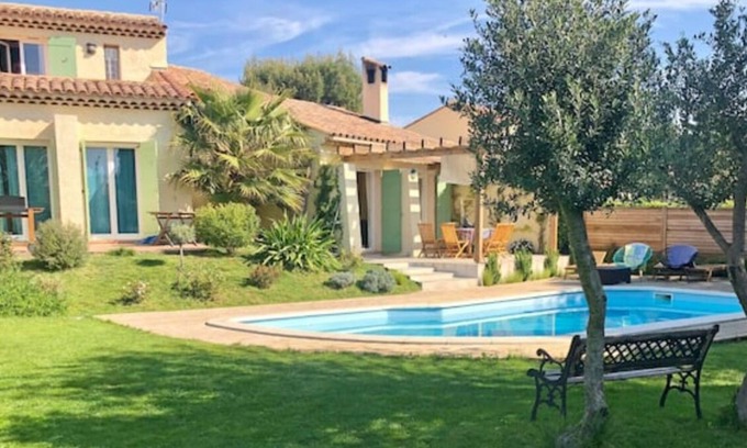 13th Arrondissement House | Architect-designed villa with swimming pool and large garden