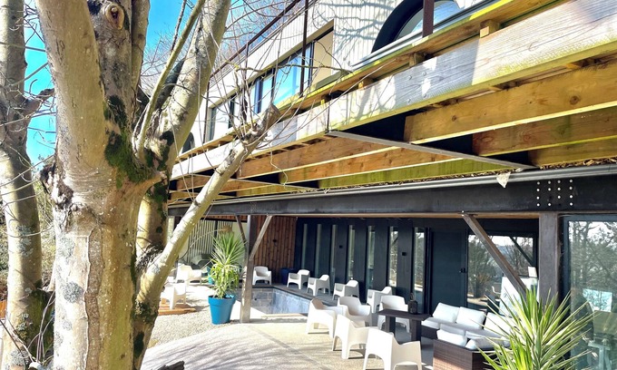Gonneville-sur-Mer House | Architect-designed villa, heated pool, 2 minutes from the sea in HOULGATE