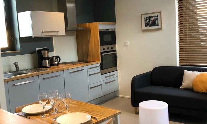 Lion d'Or - Gilarderie Apartment | Architect house 'OAK' for 2 persons, quiet, close to transport.