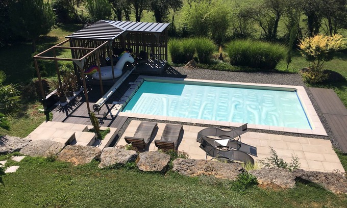 Villeneuve d'Aveyron House | Architect house with terraces and outdoor swimming pool near medieval village