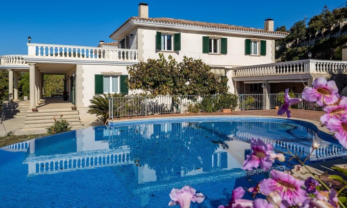 Teia Villa | Architectural jewel between sea and mountains