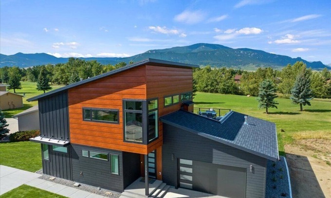 Red Lodge House | Architectural Masterpiece Home with Mountain Views & Hot Tub