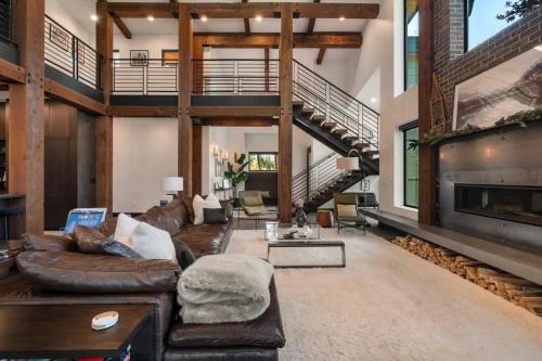 Cle Elum House | Architecturally stunning Cle Elum luxury retreat