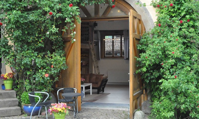 Breuberg Apartment | Archway Room - Guest Room - Fuhrhalterei Maul