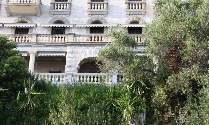 Ventimiglia House | Arcomarino - apartment in a prestigious historic villa