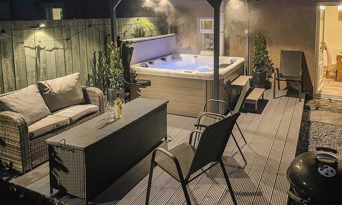 Inverness City Centre Cottage | Ardentorrie Holiday Home