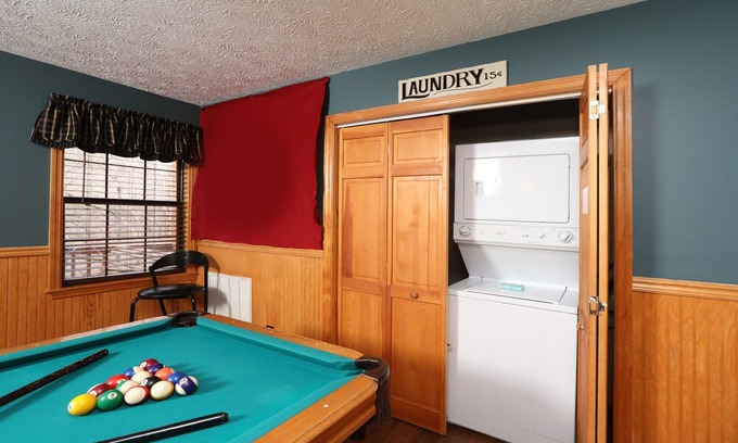 Sevierville Cabin | Are you ready for Just Hanging Out with your friends and family?